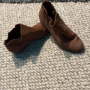 arizona zip up boots